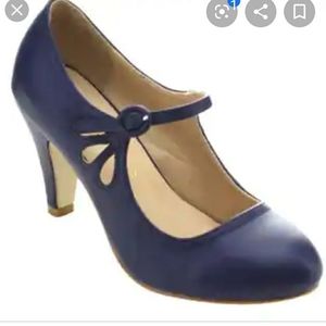 Chase &  Chloe pretty blue size ten pumps